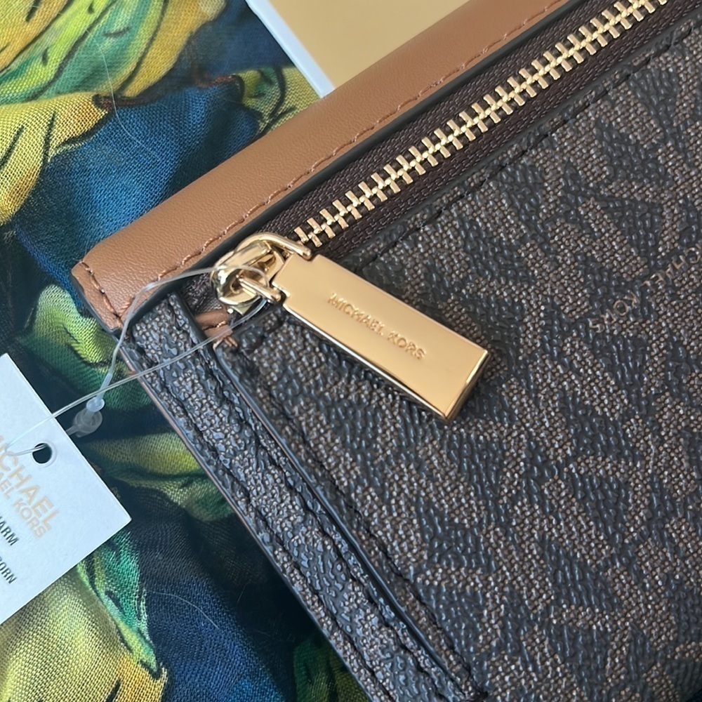 Brand New Michael Kors Brown Acorn Large Trifold Wallet Snap Close Organizer - Picture 7 of 16